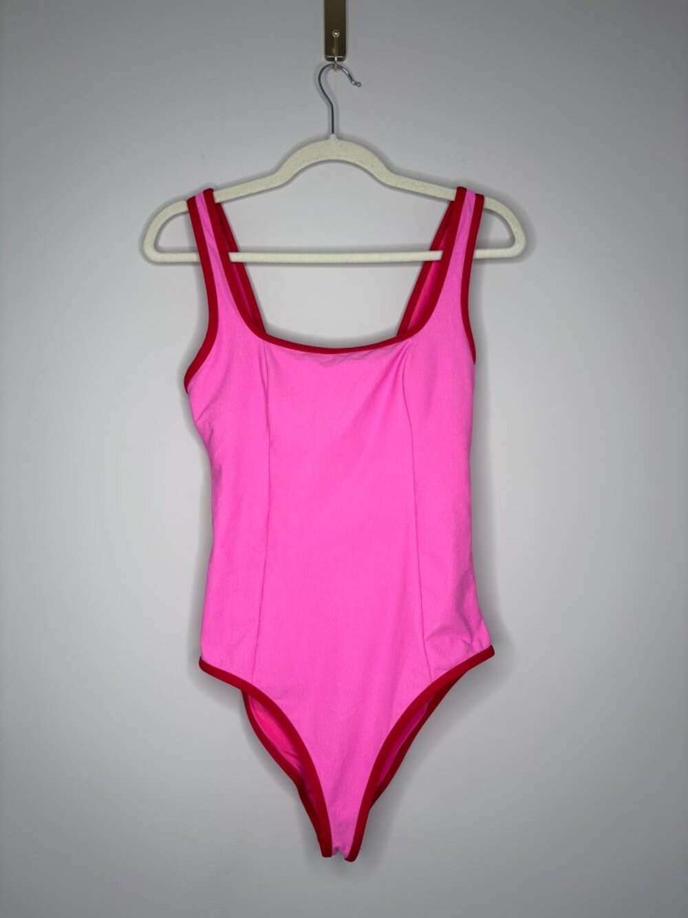 Beach Riot Caia One Piece Swimsuit Electric Pink – Medium – NWT